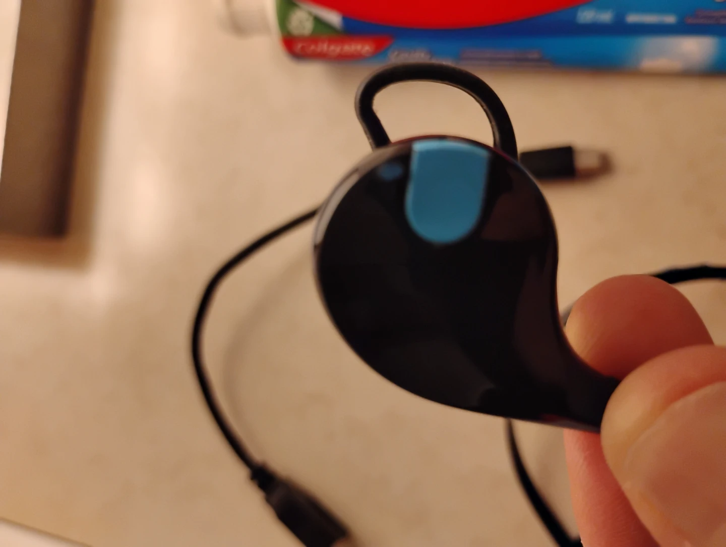 Black Bluetooth Wireless Earbuds & cord - photo 3