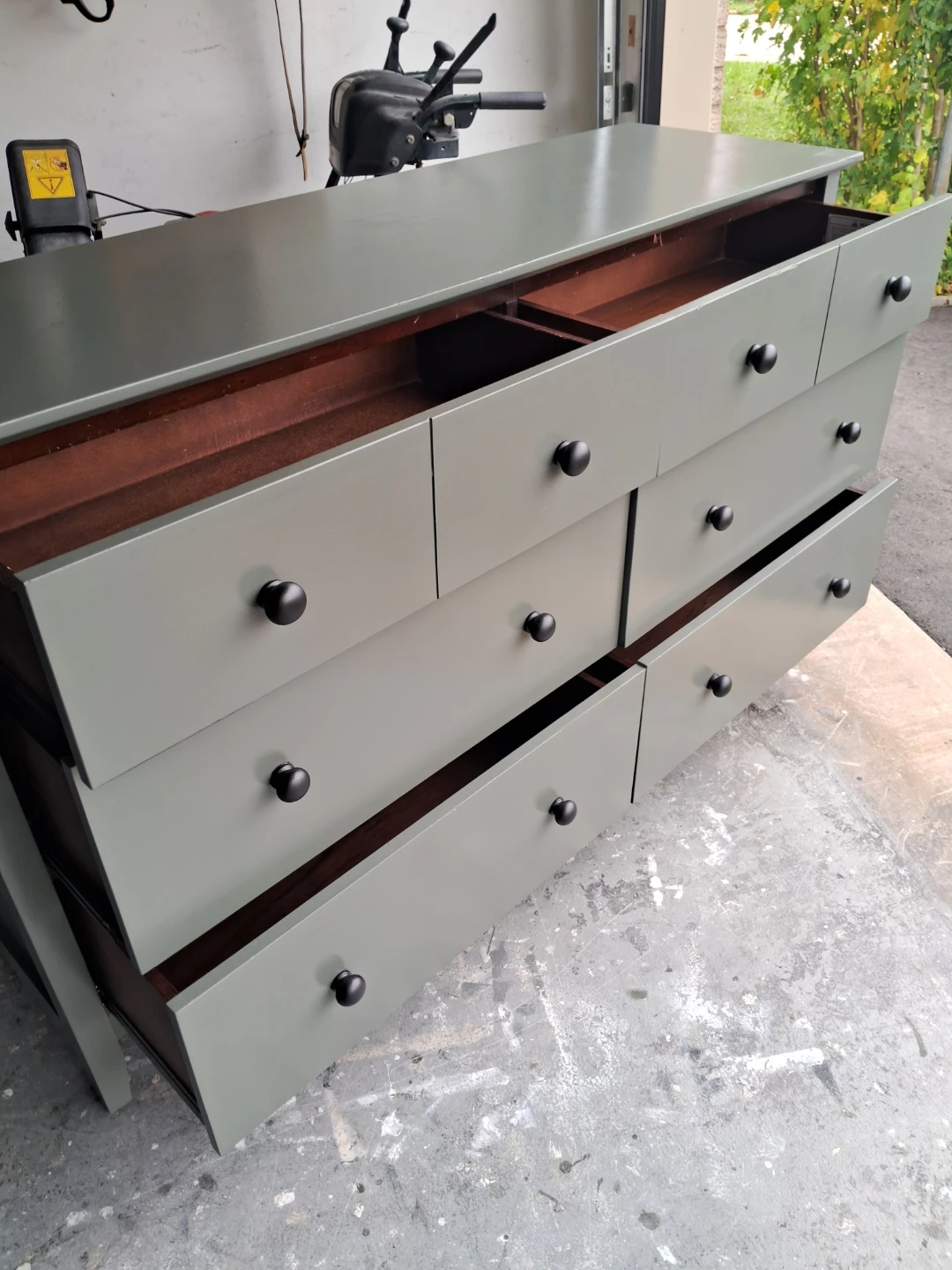 Olive Green 8-Drawer Dresser - photo 3