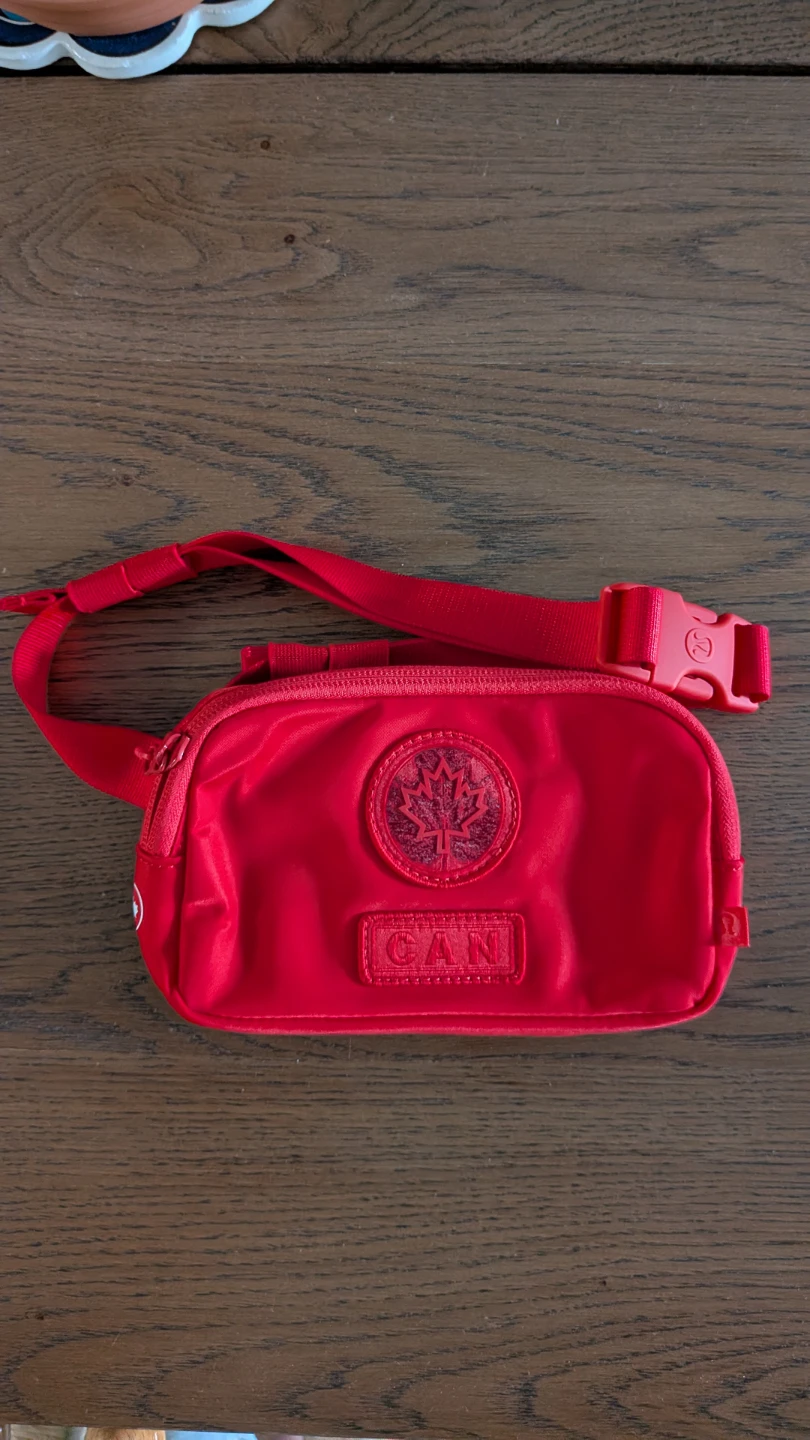 Lululemon Everywhere Belt Bag Canada Edition