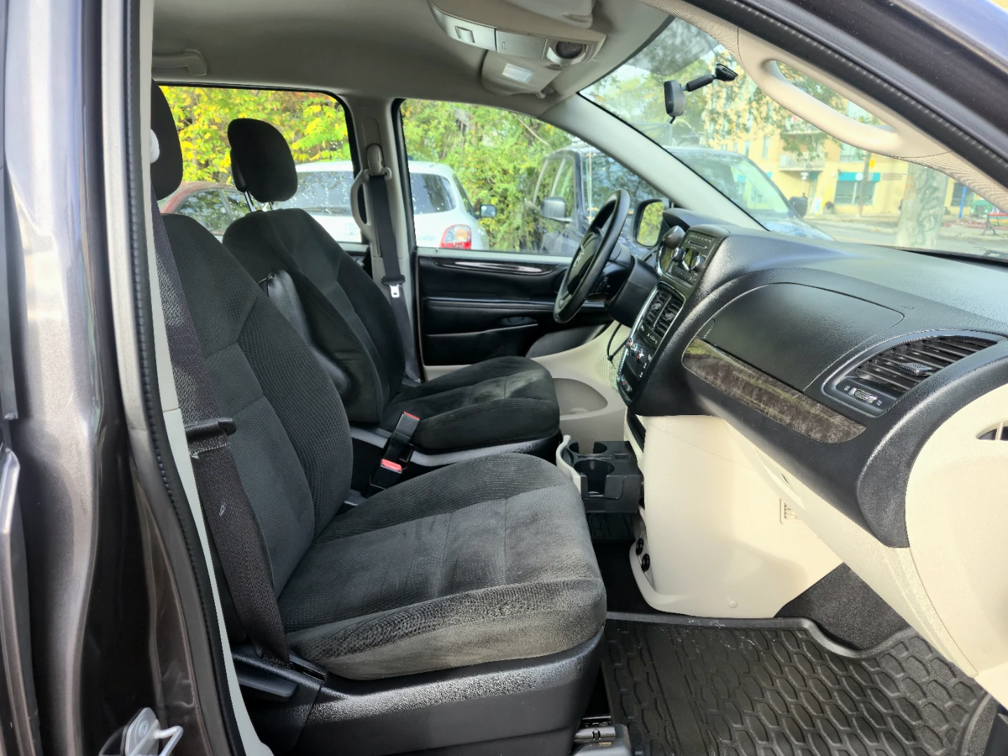 2016 Dodge Caravan - photo 4