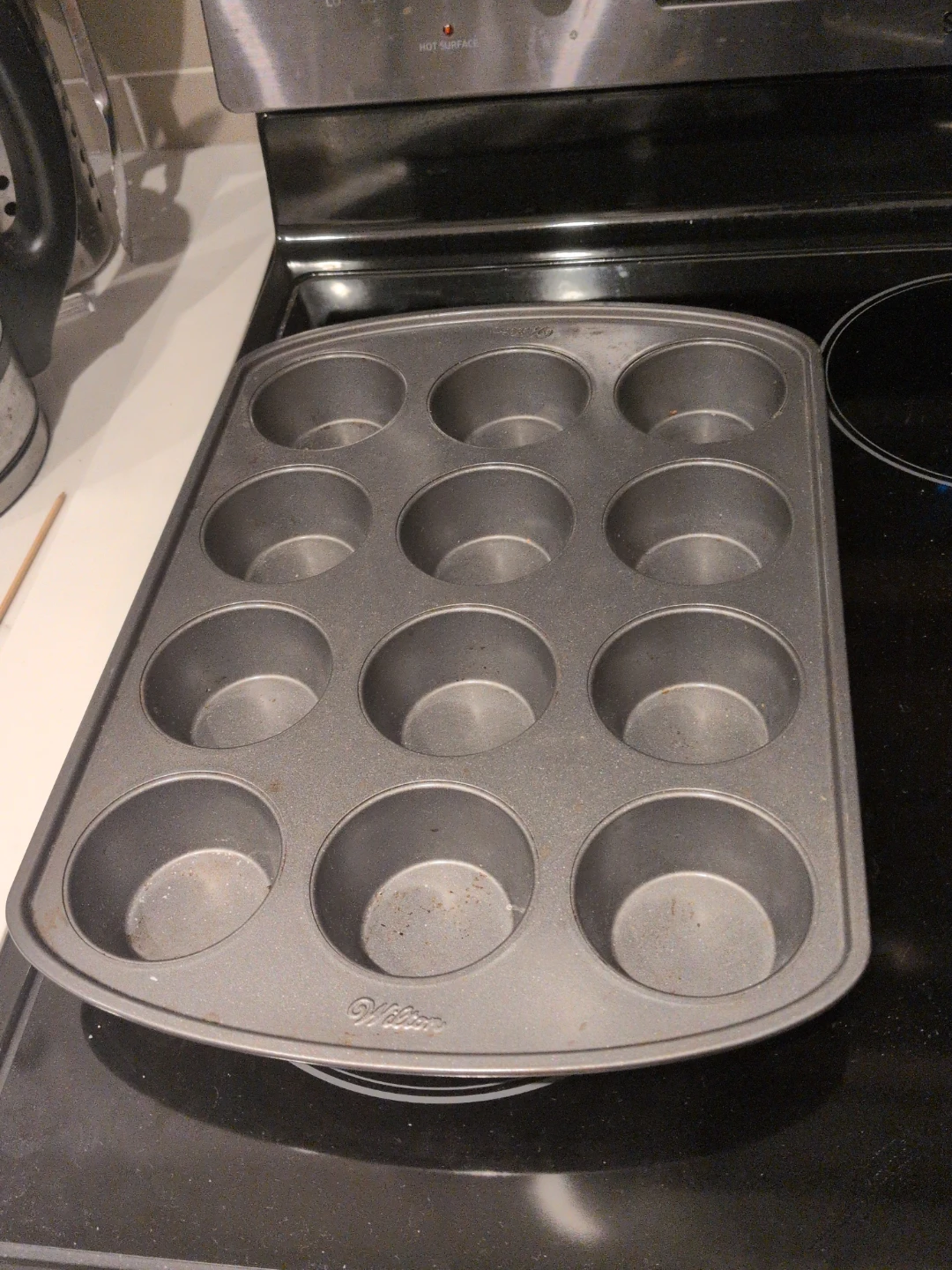 Wilton Non-stick Muffin Baking Tray