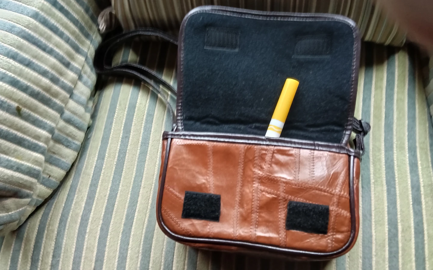 Rustic brown leather crossbody bag - photo 3
