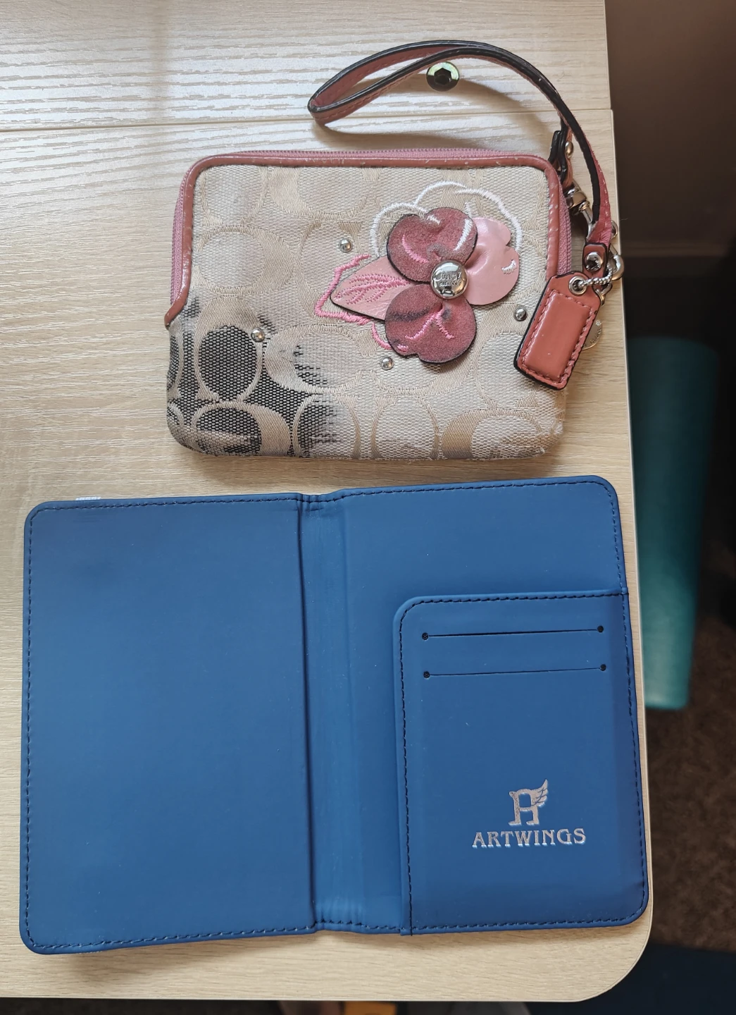 Coach wristlet and Artwings passport holder set - photo 2