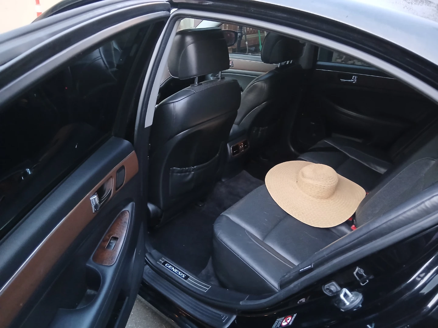 Hyundai Genesis Sedan - photo 3