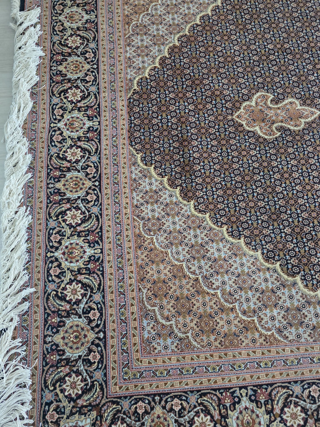 Traditional Persian hand made Area Rug - photo 2