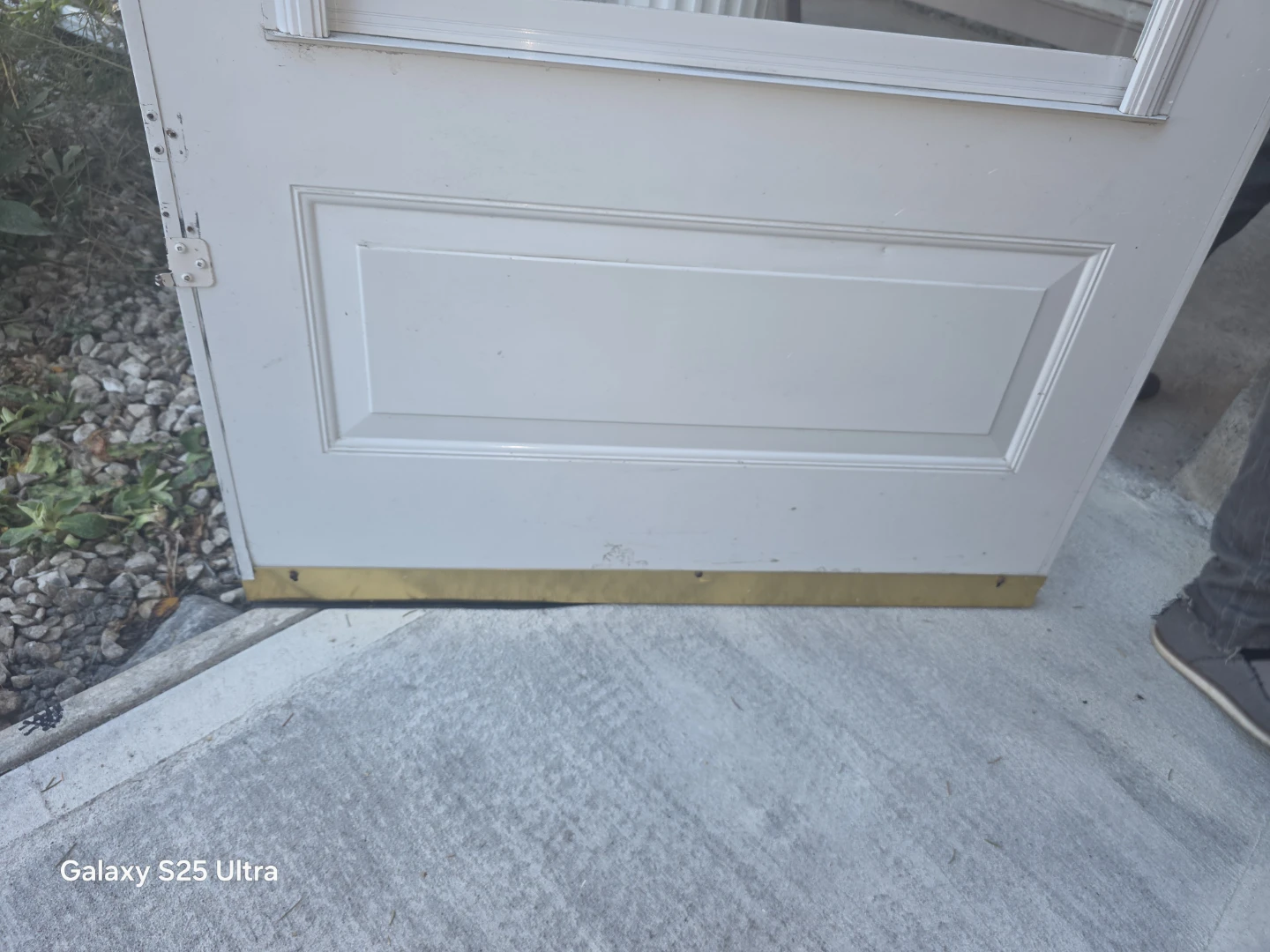 White storm door with brass hardware - photo 5