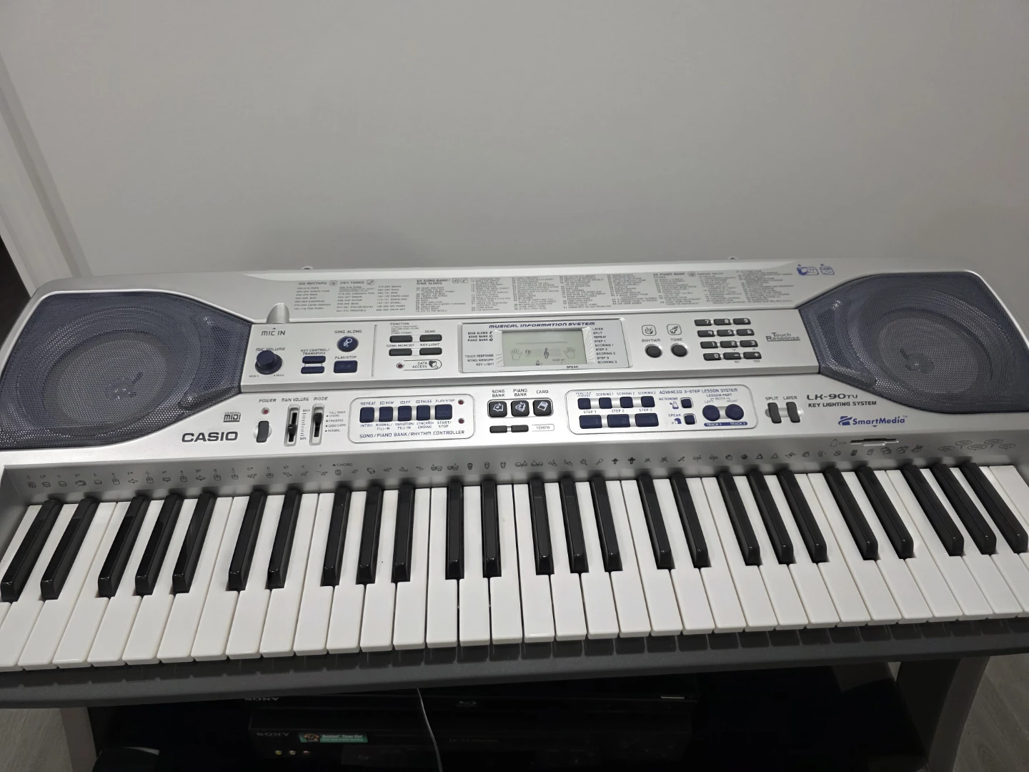 Casio LK-90TV Key Lighting Keyboard