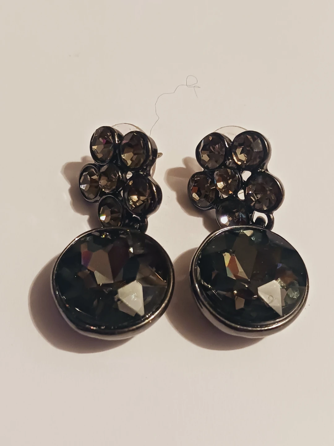New !! Elegant Smokey Crystal Dark Gray Dangle Pierced Earrings - photo 2