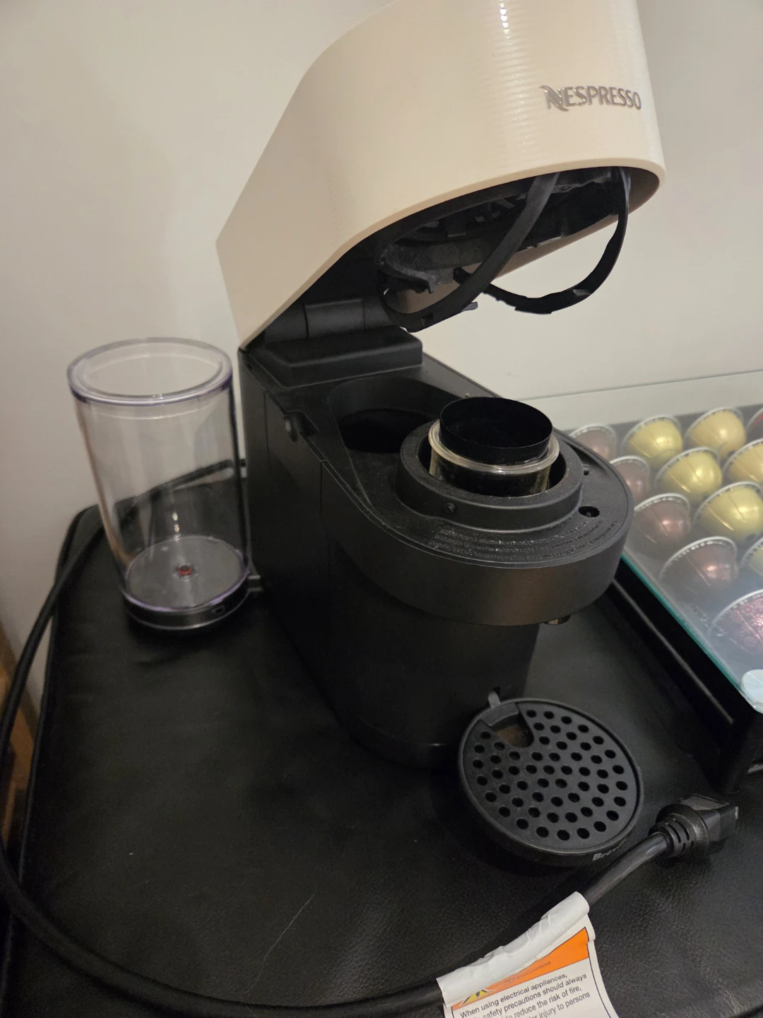 Nespresso Vertuo coffee machine with Capsule Holder - photo 2