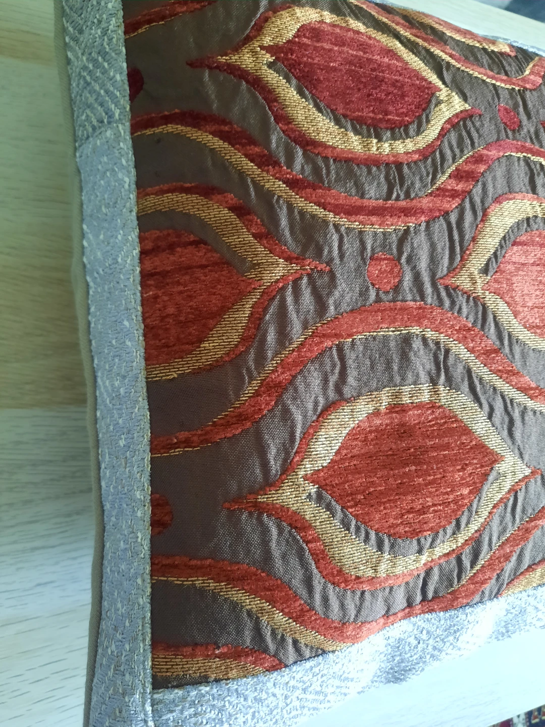 New, Decorative throw pillow with geometric pattern - photo 3