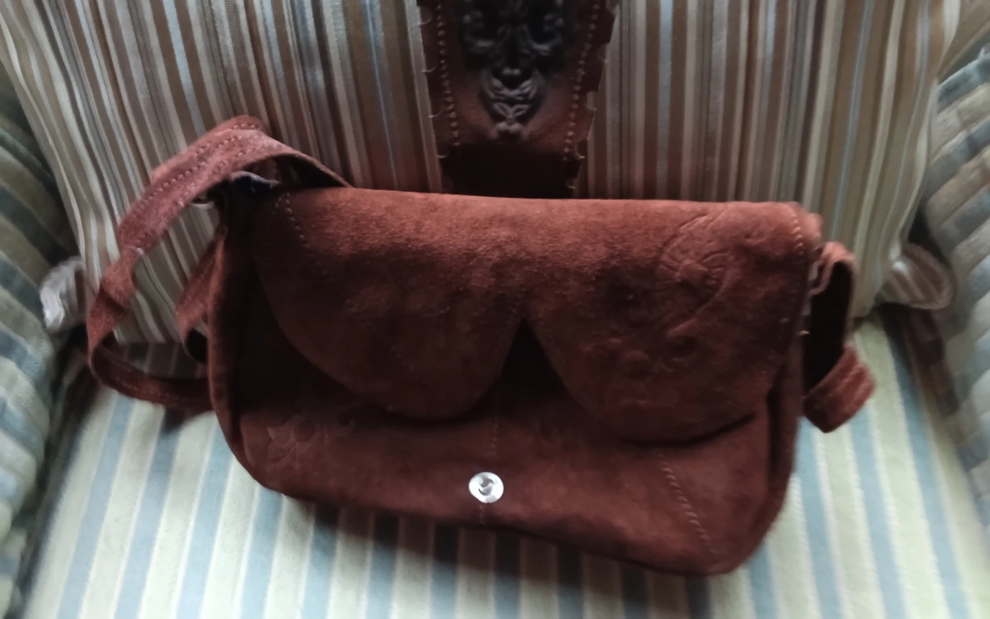 Vintage Boho Western Tooled Brown Suede Crossbody - photo 3