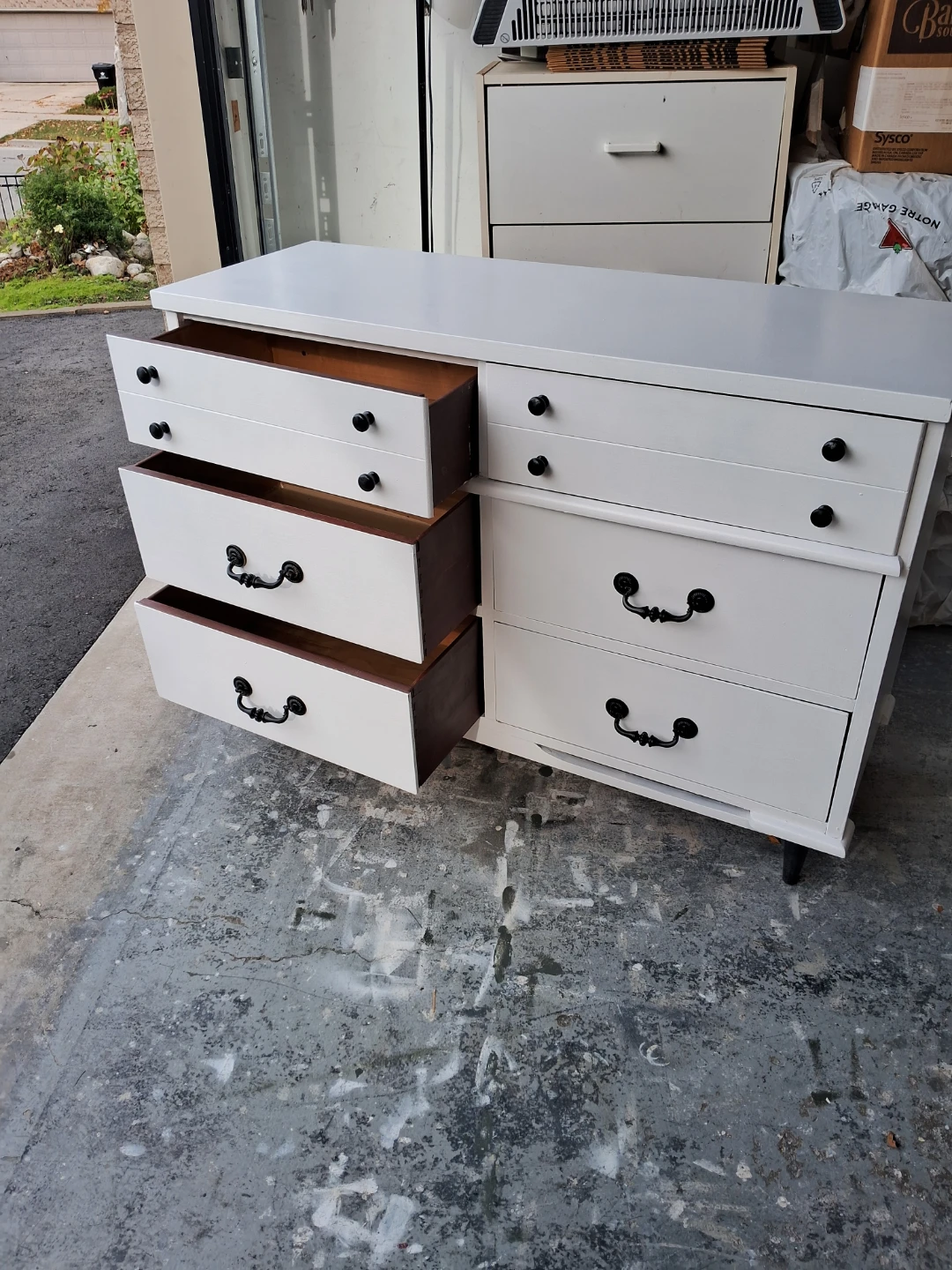 White Six-Drawer Dresser - photo 4