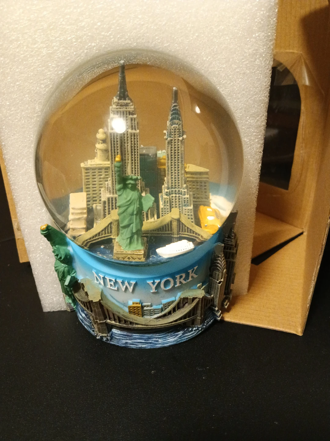 New York City Snow Globe - photo 3