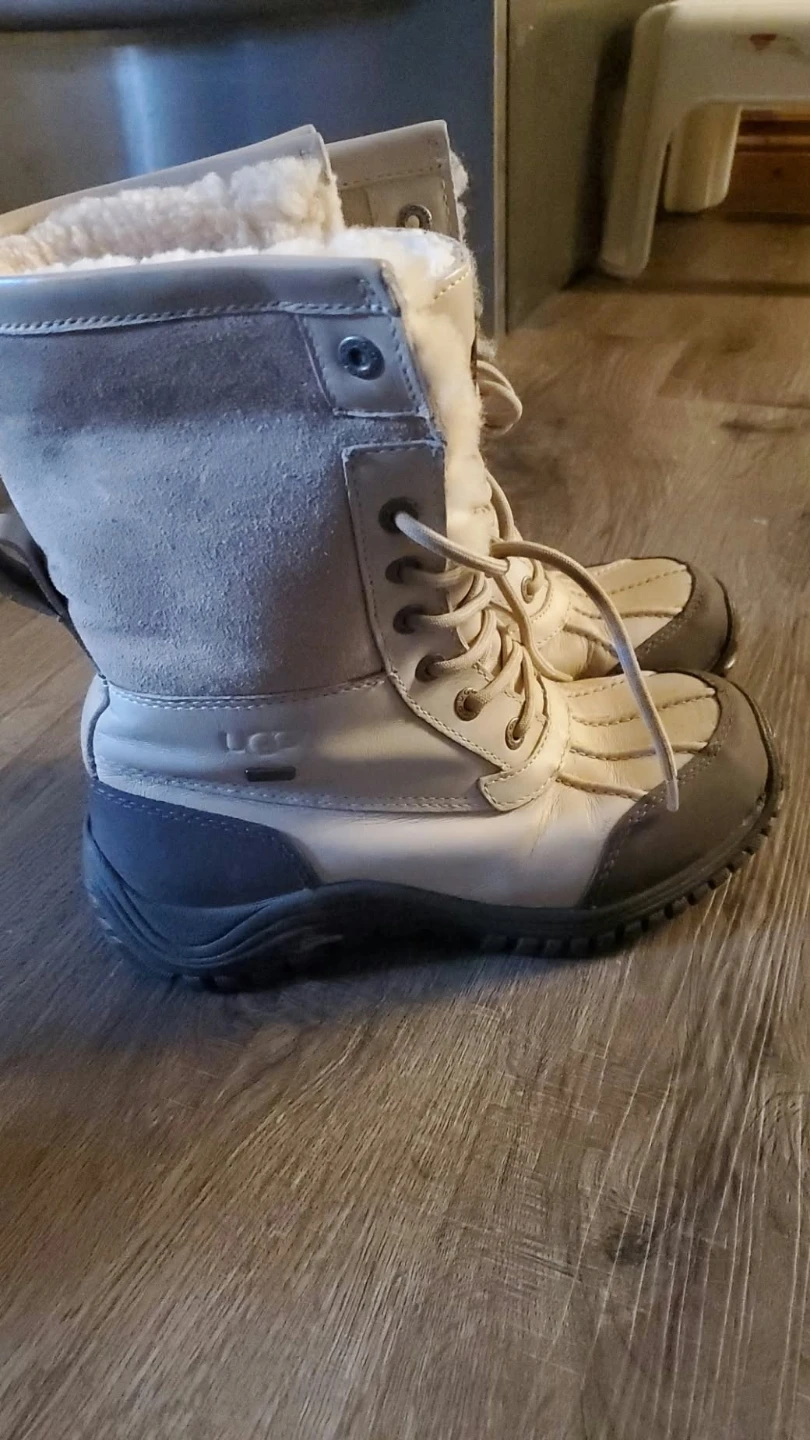 UGG Women's Boots Size 7
