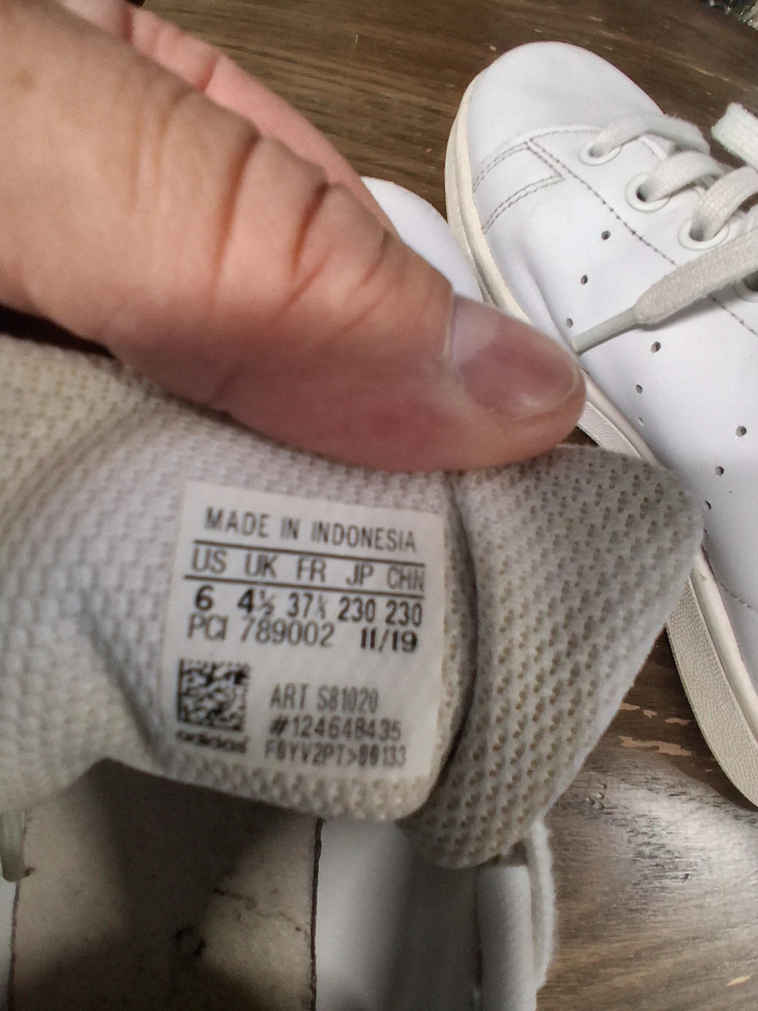 Adidas Stan Smith White Sneakers Size 6 - photo 3