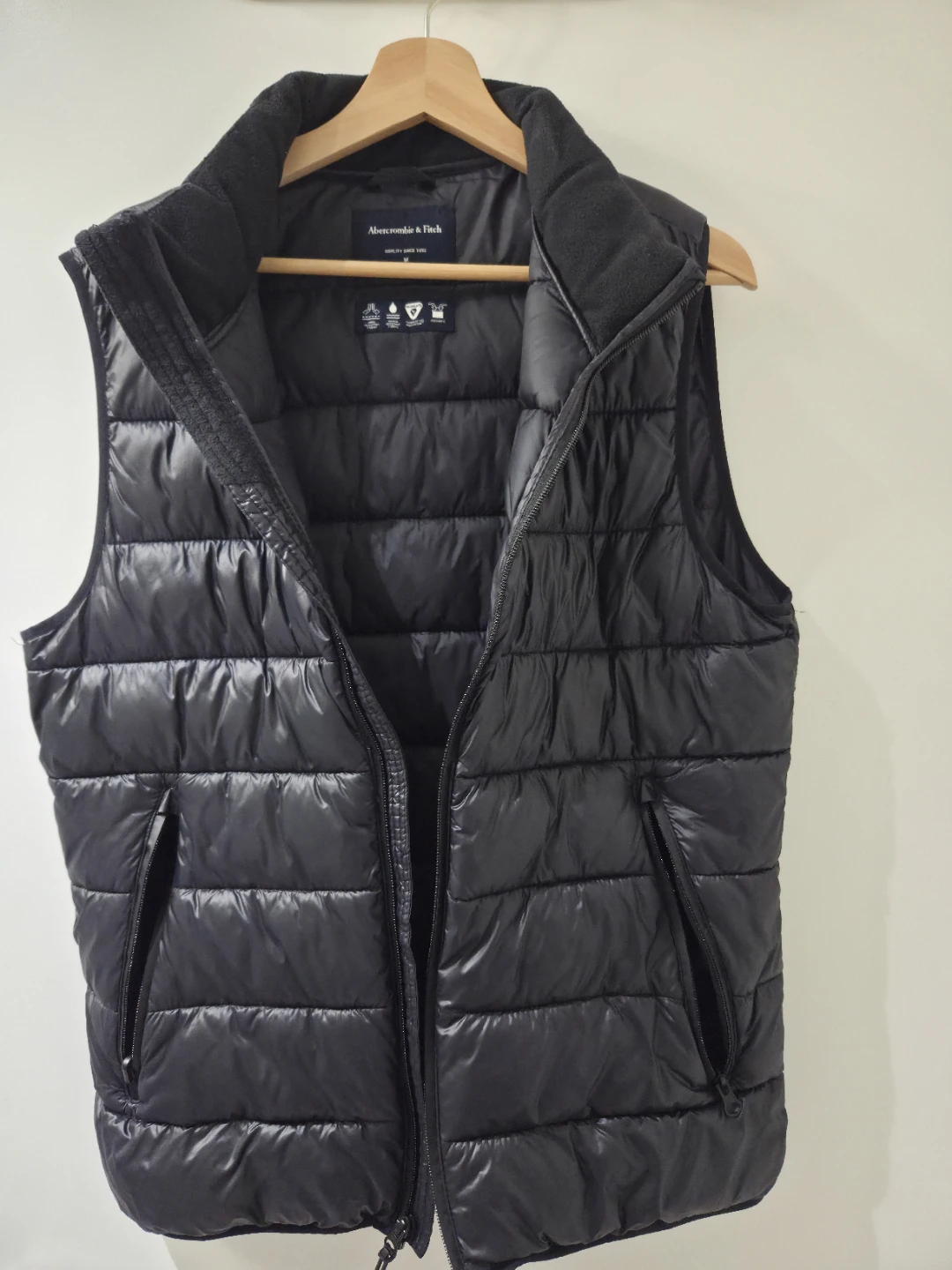 A&F Primaloft Black Puffer Vest (Size M)