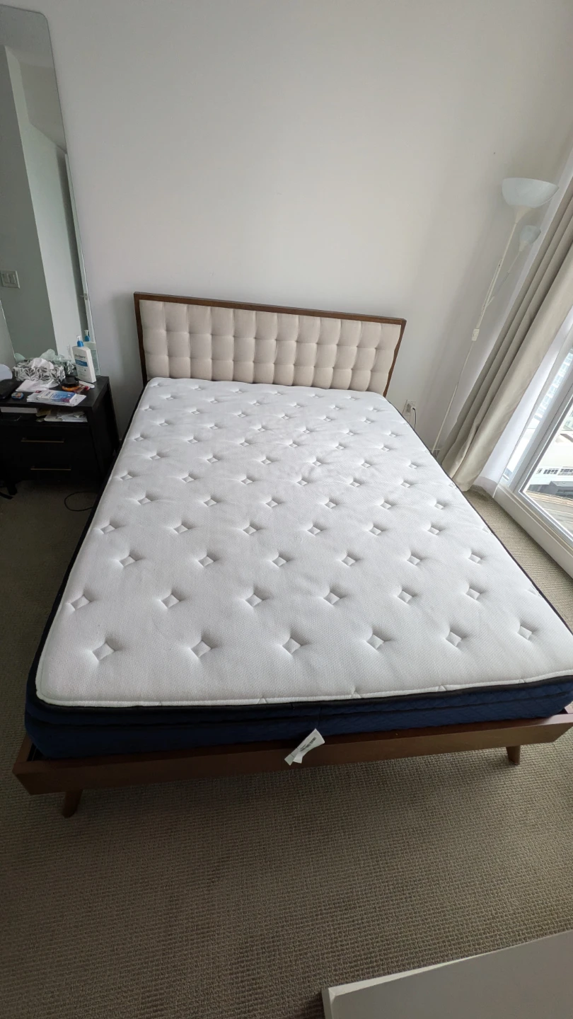 S&S Hybrid  Queen Mattress
