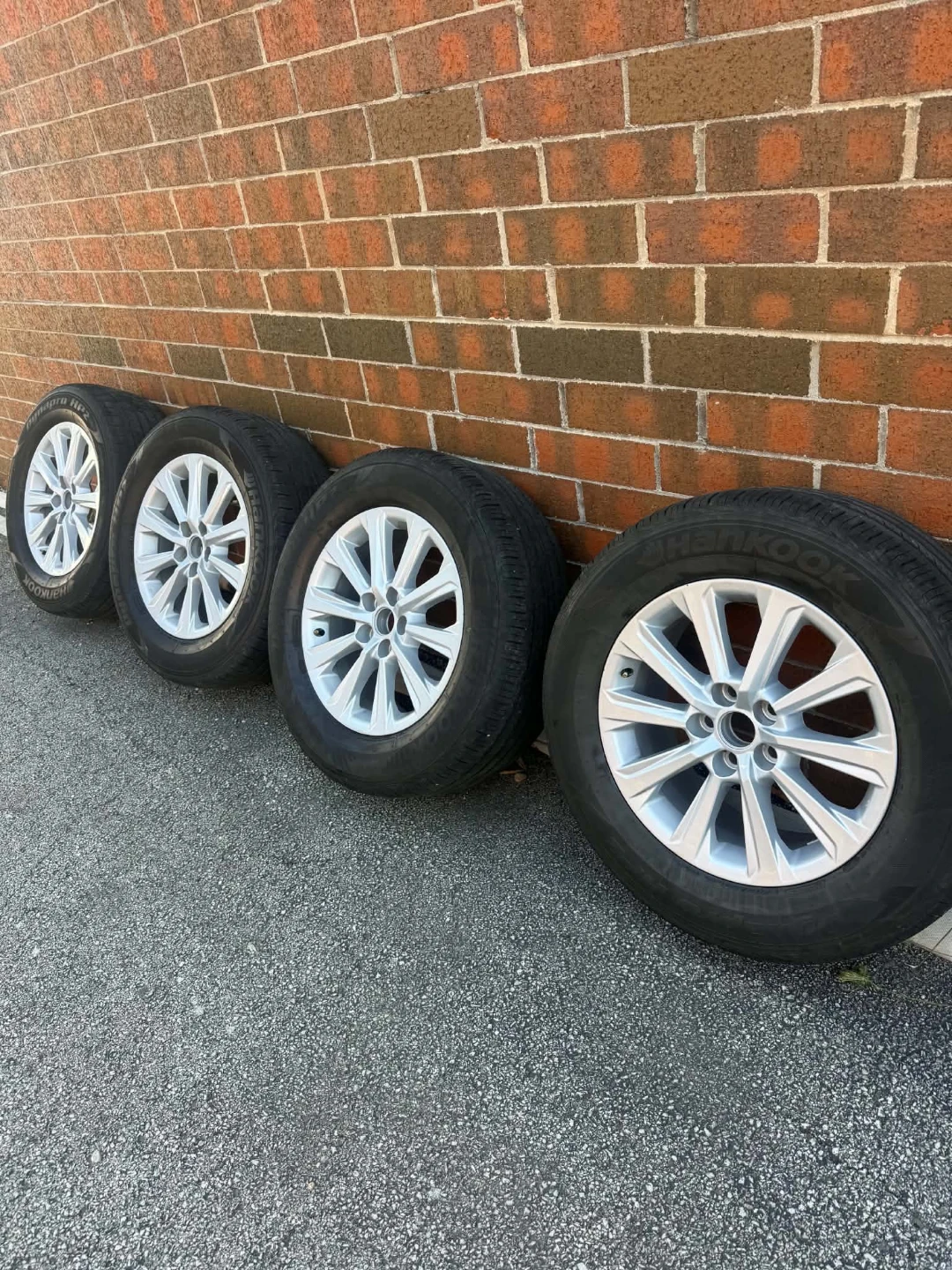 Toyota grand highlander rims and tires 265/60/R18