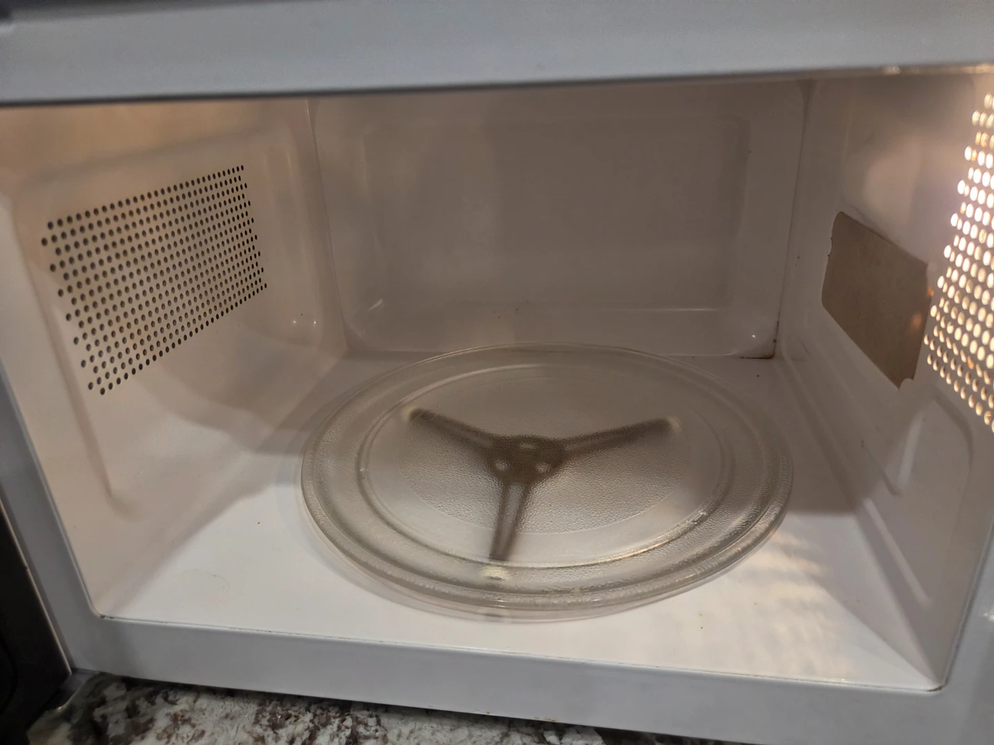 Danby DMW607W Microwave - photo 3