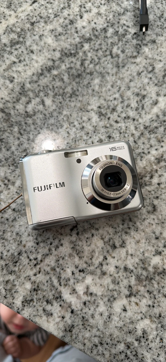 Fujifilm 16 Megapixel Digital Camera - photo 2
