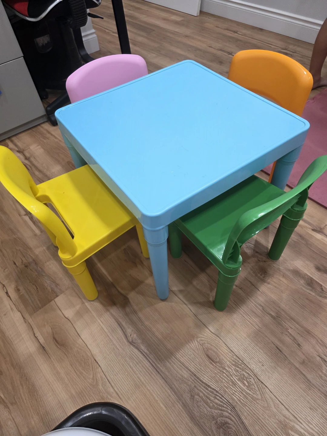 Kids Plastic Activity Table and Four Chairs - photo 3