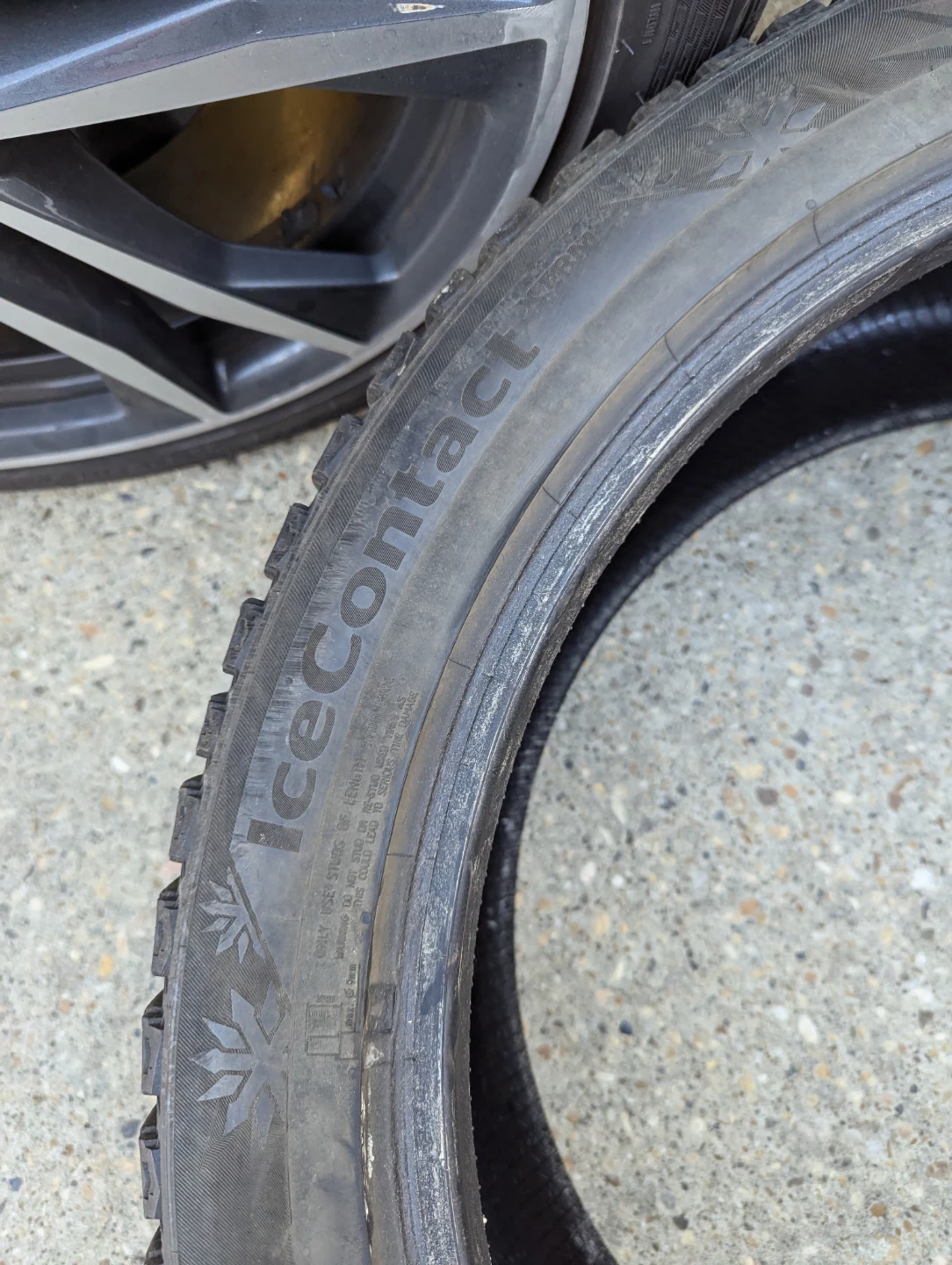 Continental IceContact Tires 275/40R22 - photo 4