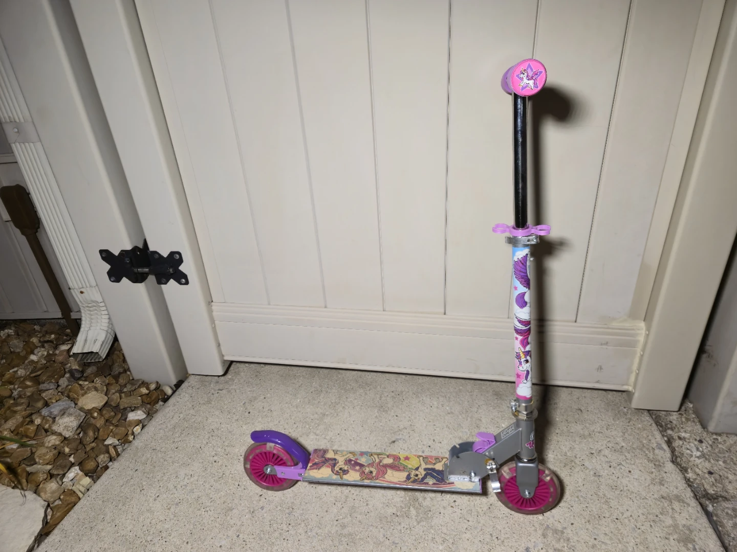 Ozbozz Unicorn Kids Light-Up Folding Scooter