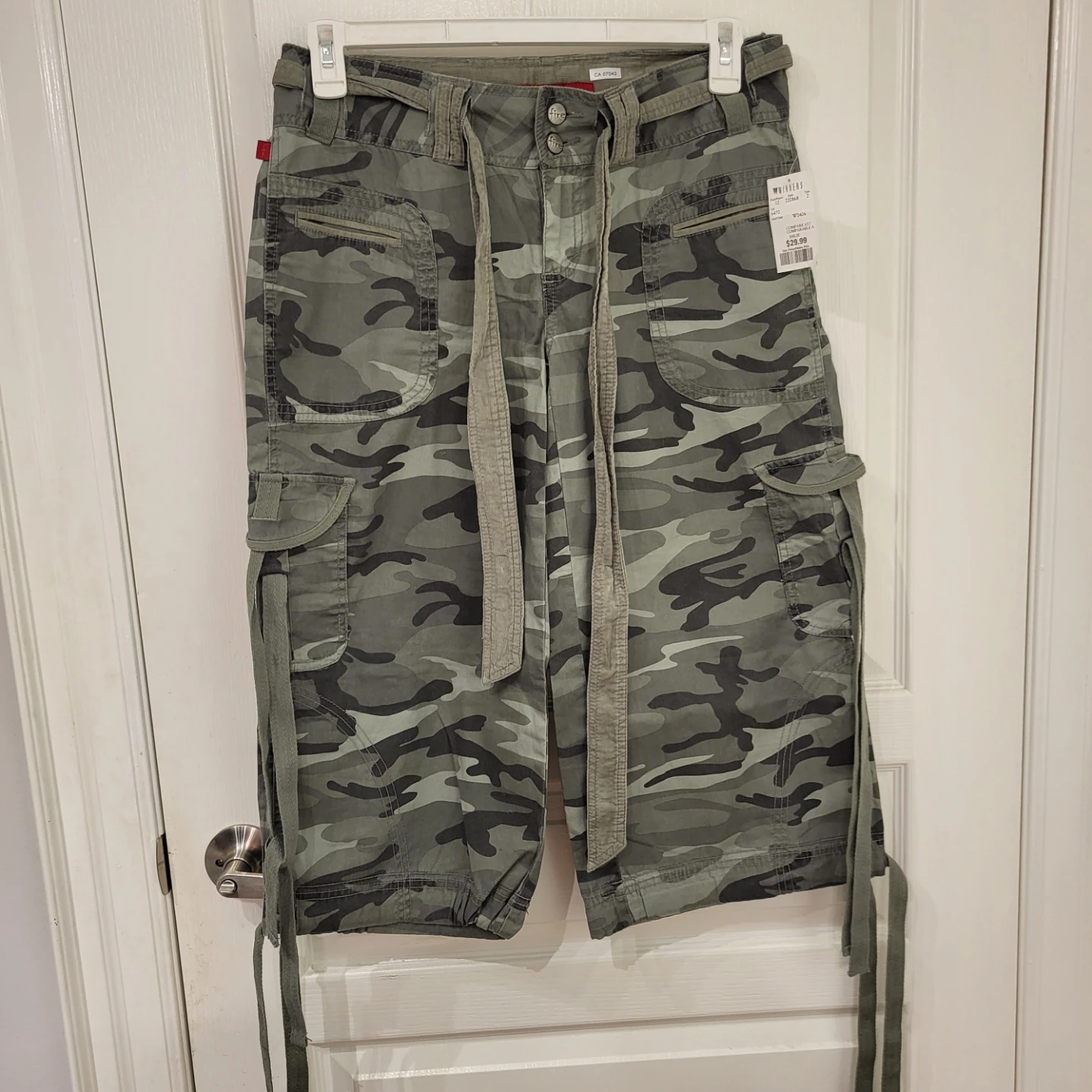 New Camo Cargo Capri Pants