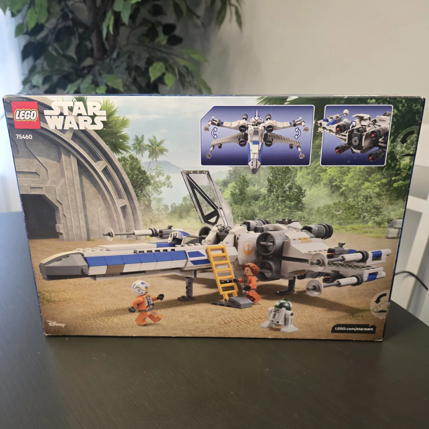 LEGO Star Wars New Republic X-Wing Starfighter 75460 - photo 2