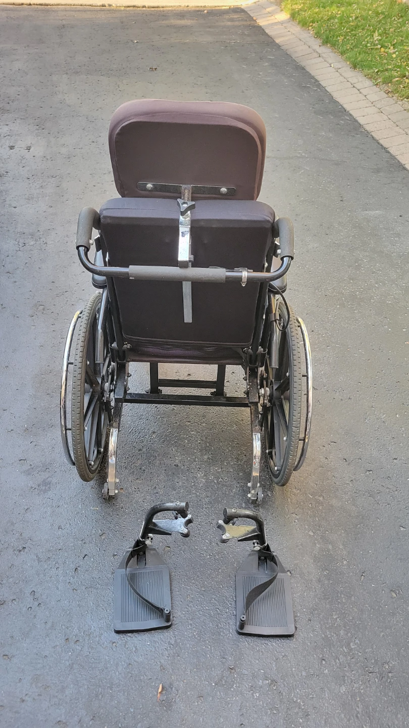 SuperTilt -V Wheelchair with Headrest and Seatbelt - photo 4