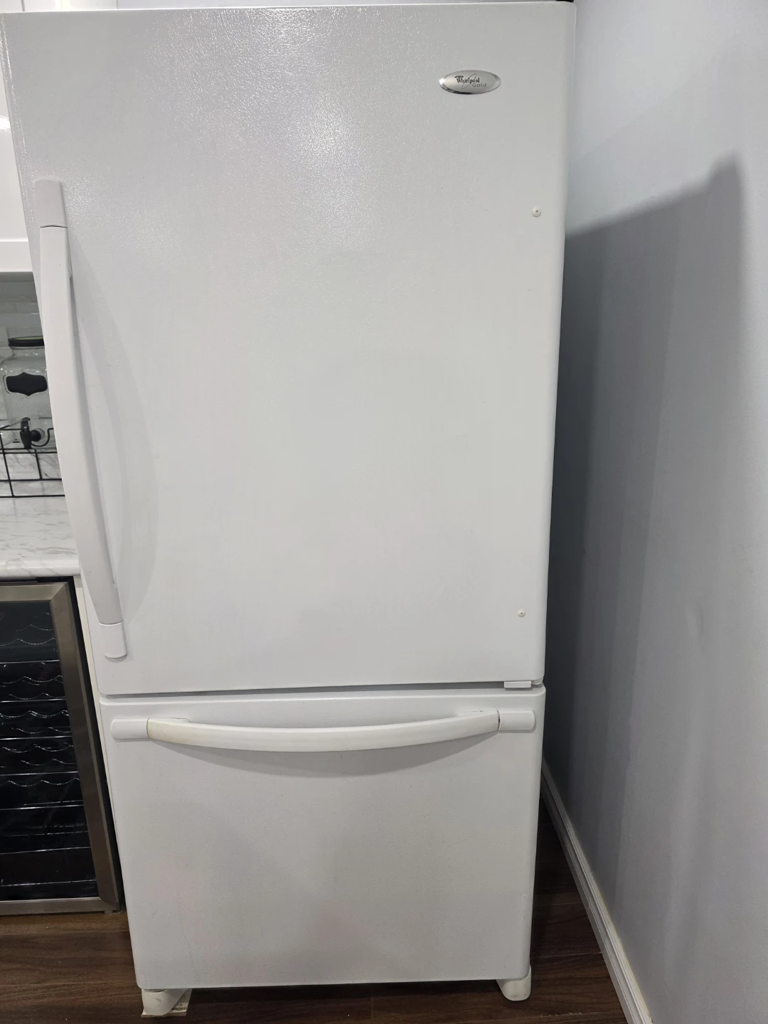 Whirlpool Gold Bottom Freezer Refrigerator - photo 2