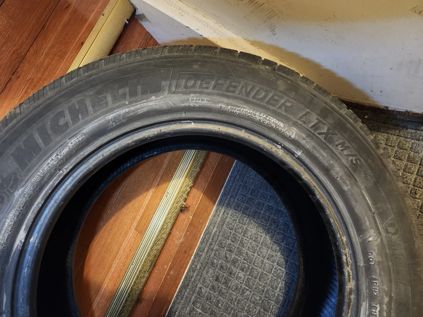 Michelin Defender LTX M/S Tire 235/65R17