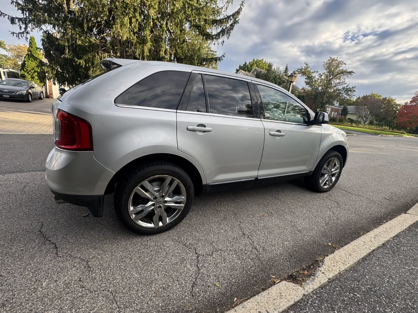 2011 Ford Edge Silver Limited SUV AWD - photo 4