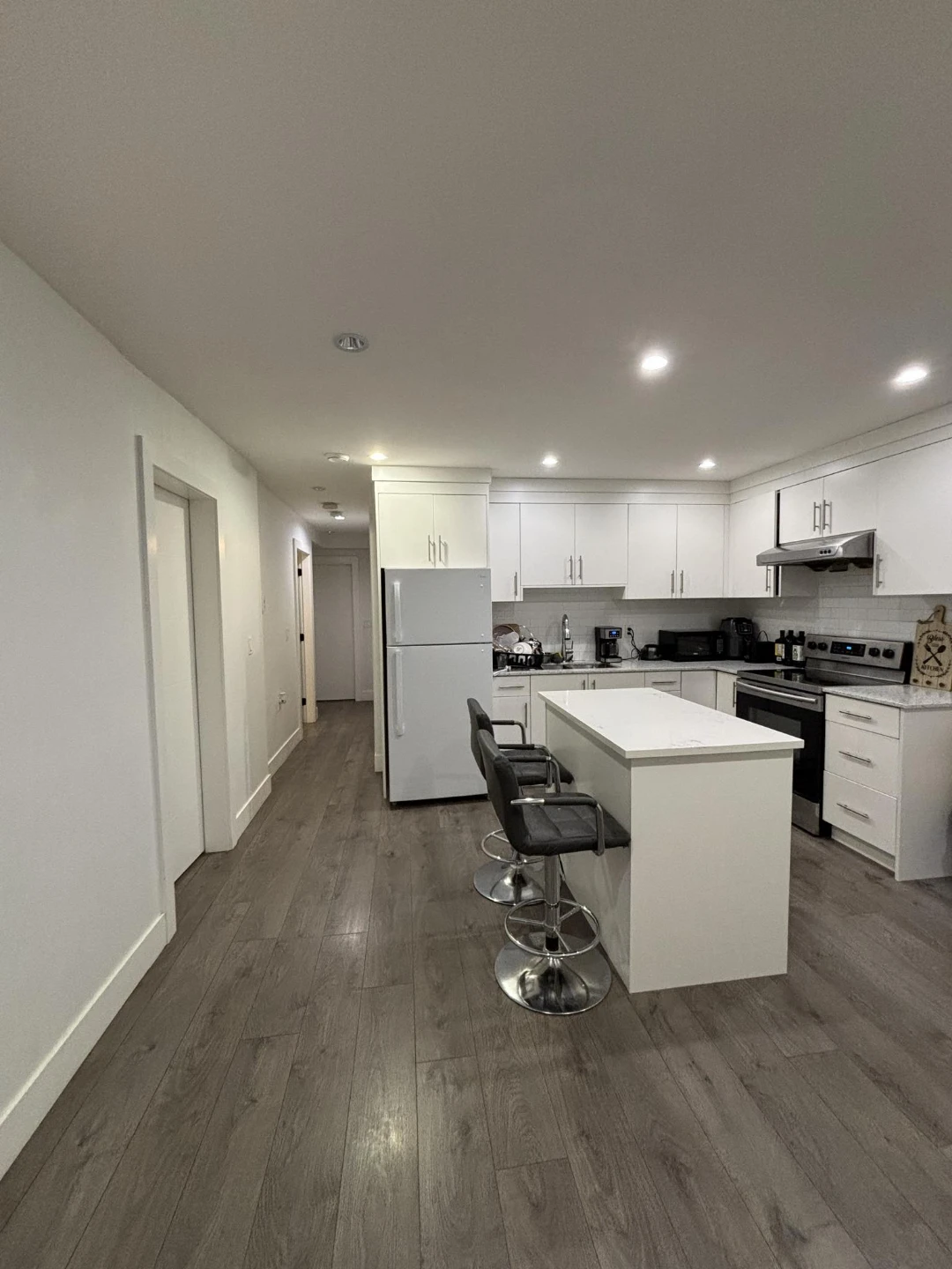 Basement suite for Lease in Burnaby