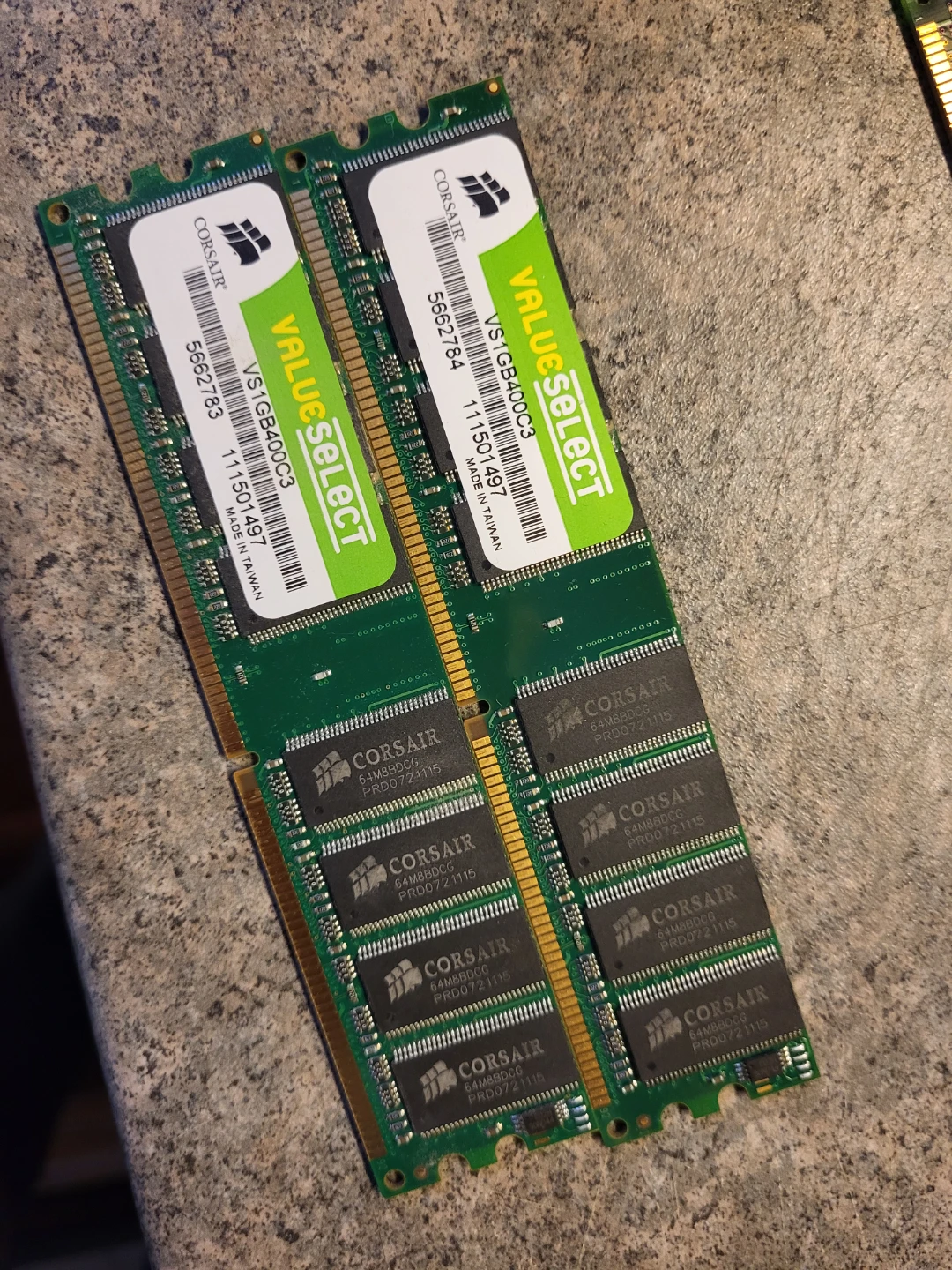 2x Corsair ValueSelect 1GB DDR RAM Modules