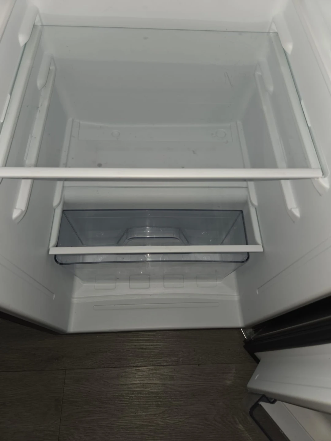 Vissani Compact Refrigerator - photo 3