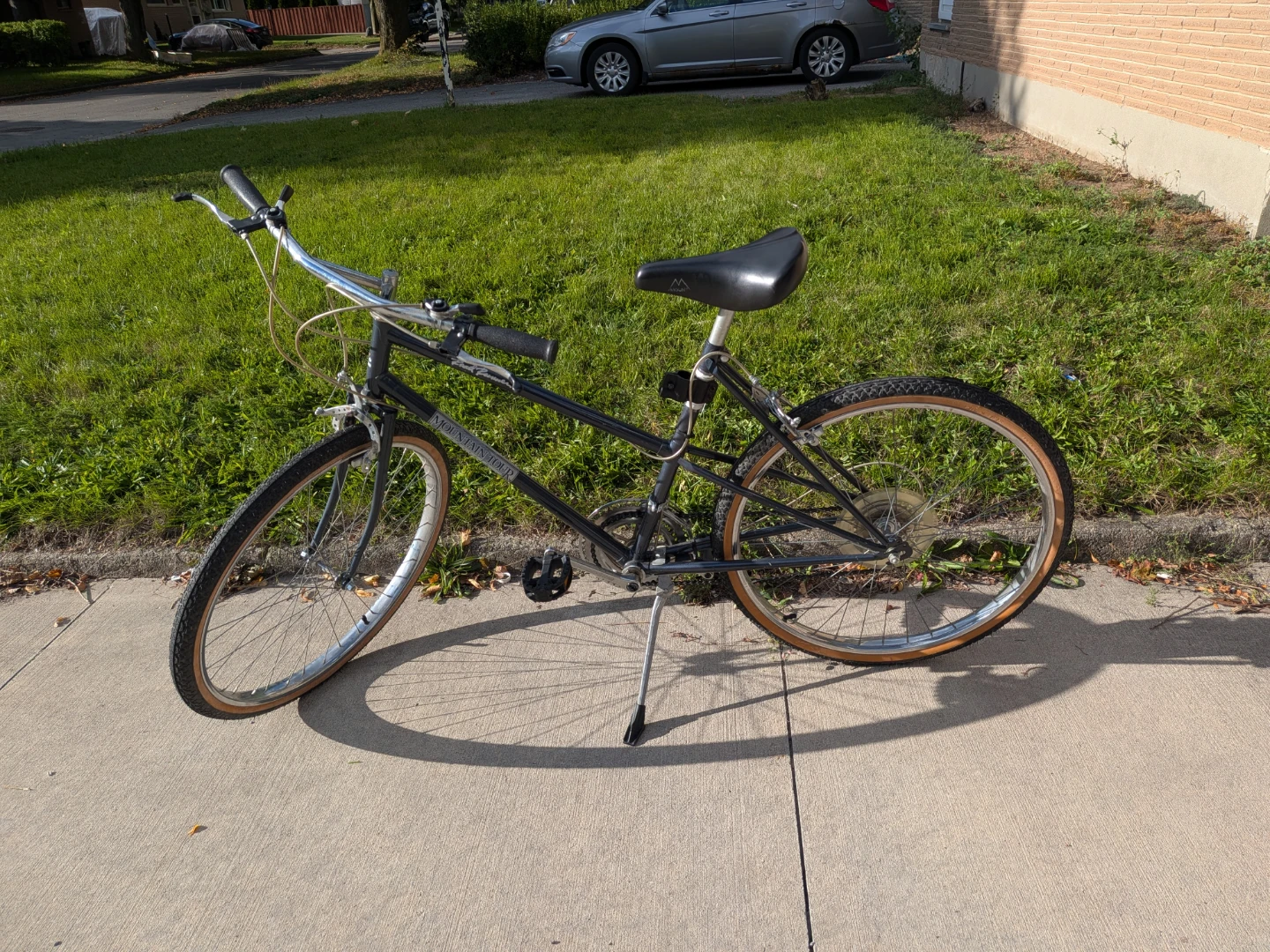 Venture Mountain Tour Bike