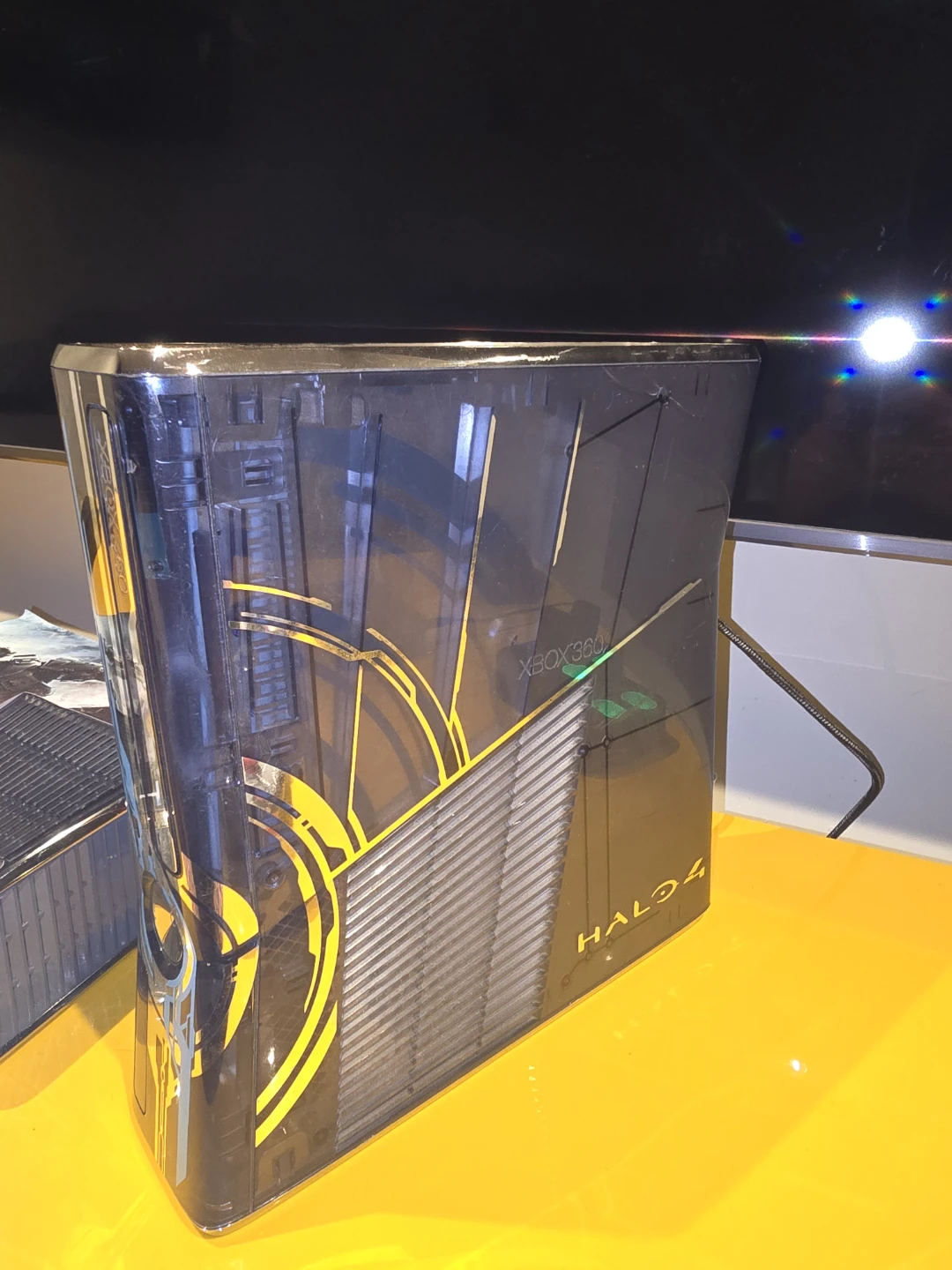 Xbox 360 Halo 4 Limited Edition Console - photo 2