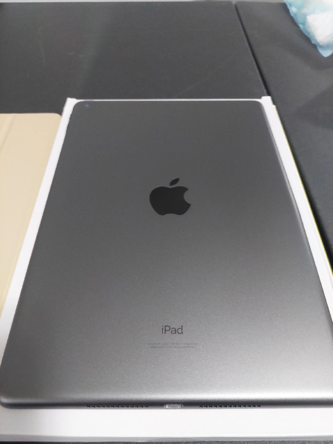 iPad 9th Gen (64GB) | Like New Condition - photo 2