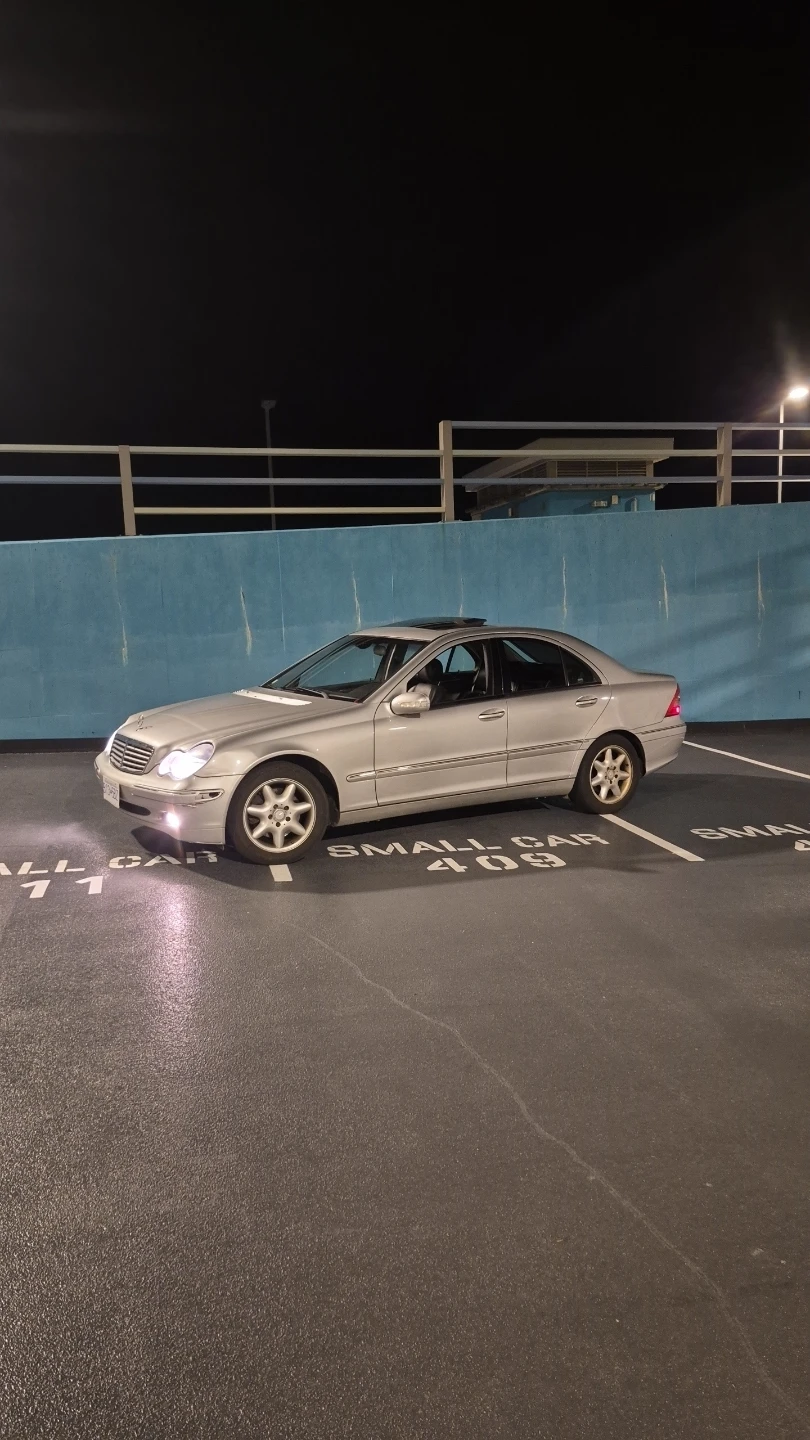 2004 mercedes c240 4MATIC - photo 2
