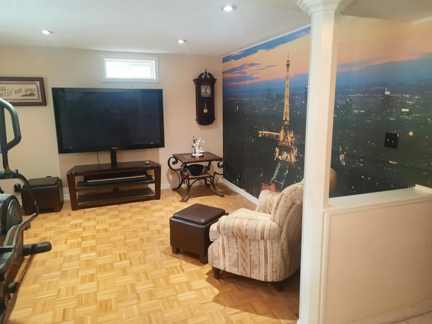 Walkout basement for rent - photo 3