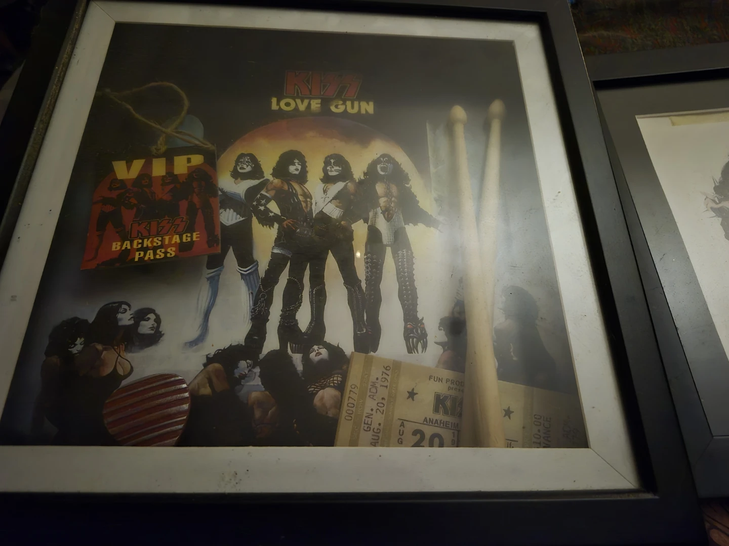 KISS Band Memorabilia Framed Set - photo 2