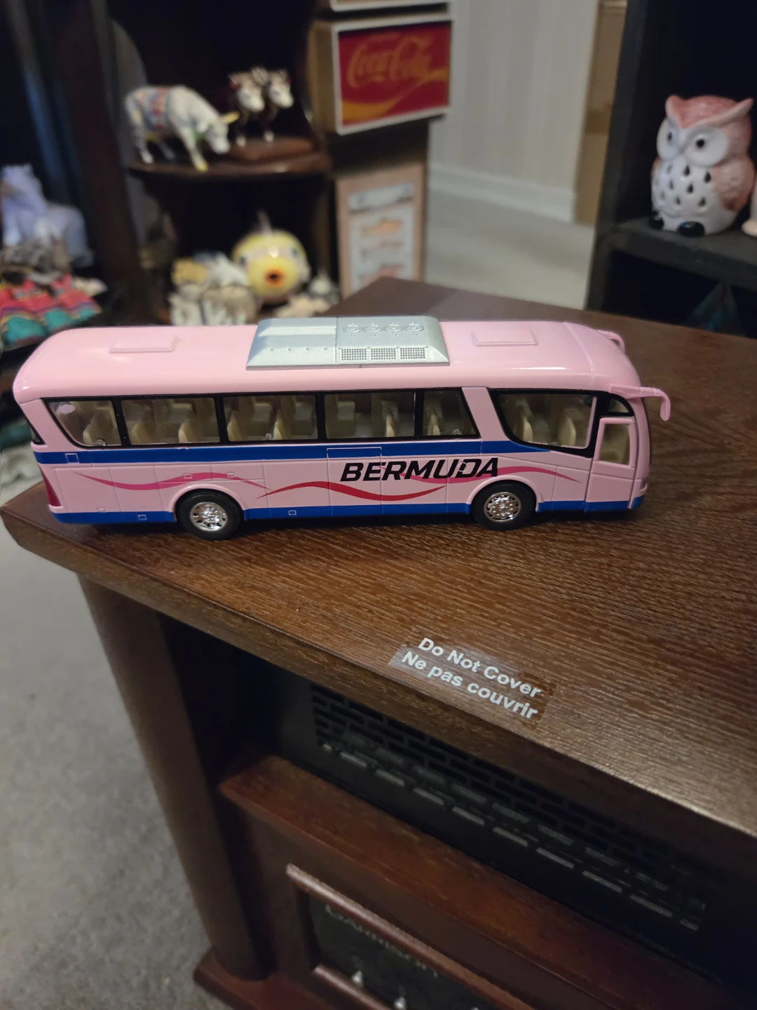 Bermuda pink toy bus