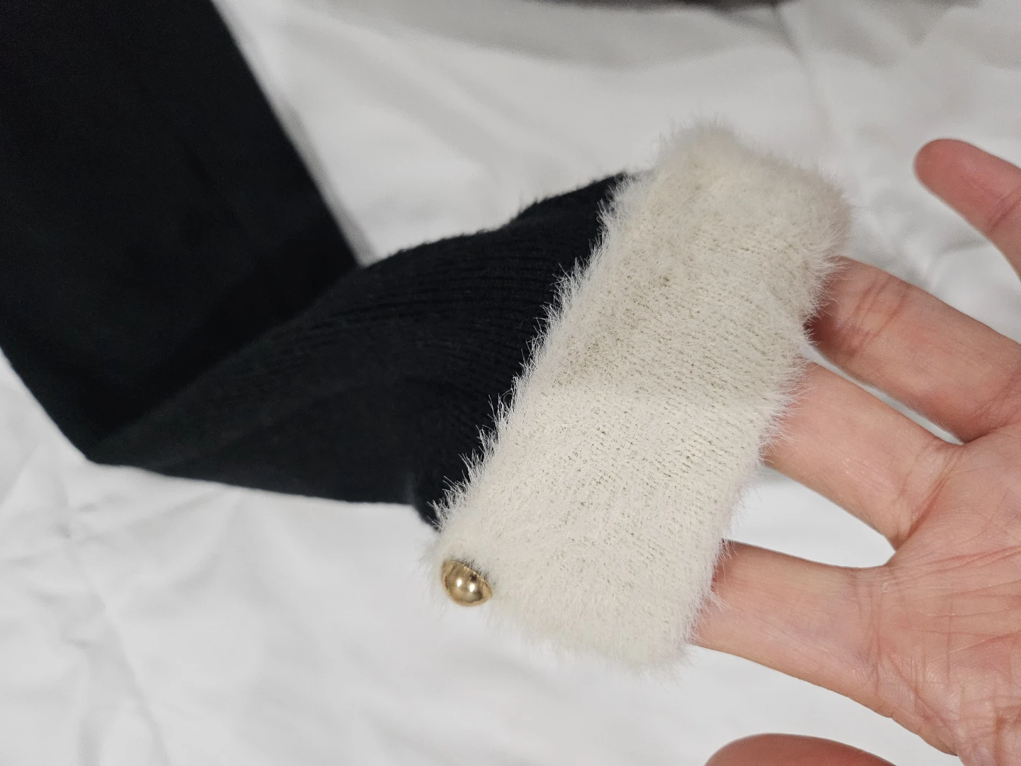 Black Long-Sleeve Sweater with Faux Fur Collar - photo 3