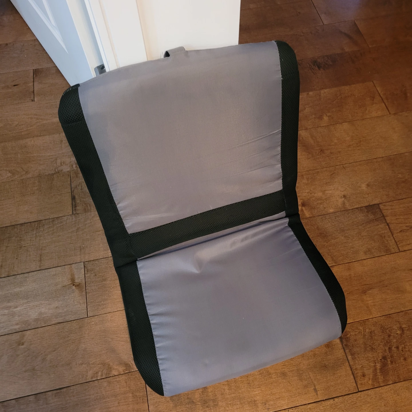 Adjustable floor chair