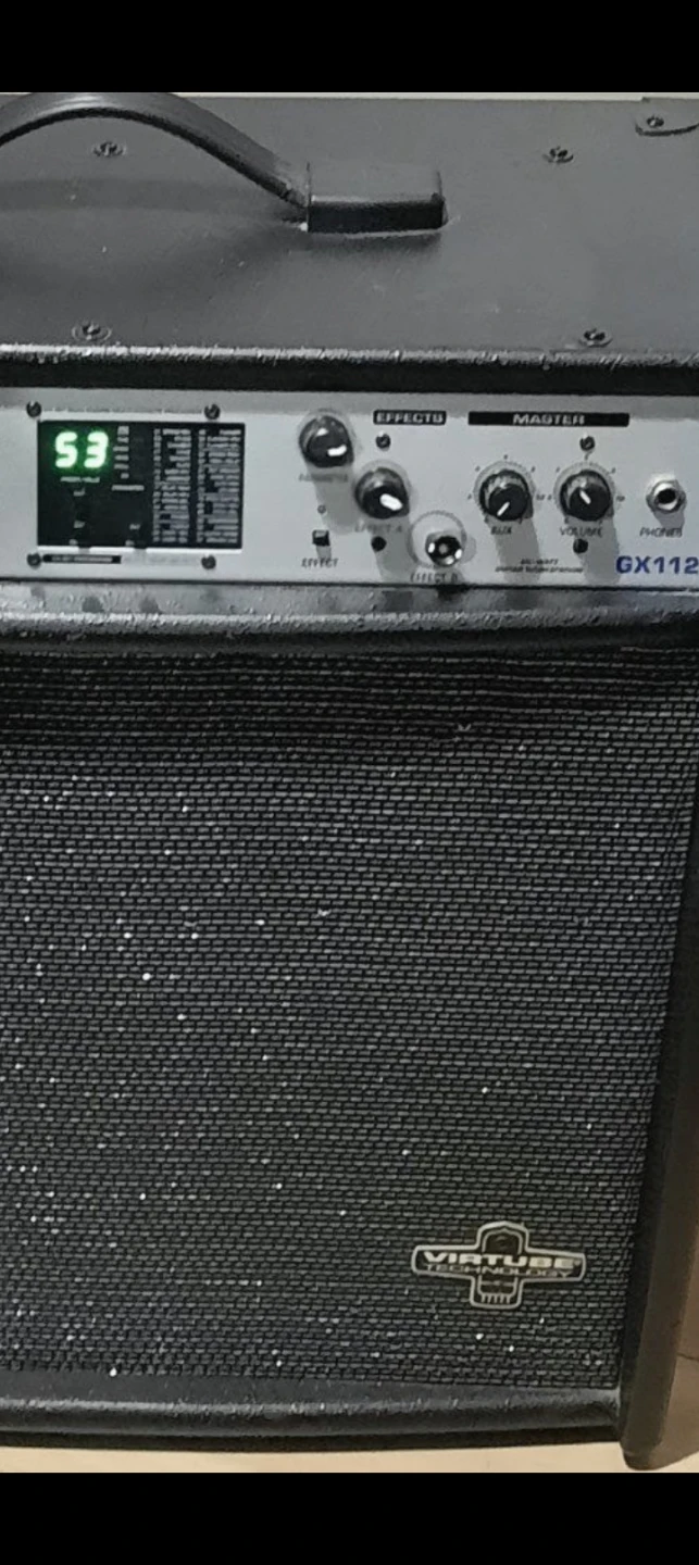 BEHRINGER "BlueDevil"GUITAR AMPLIFIER - photo 4