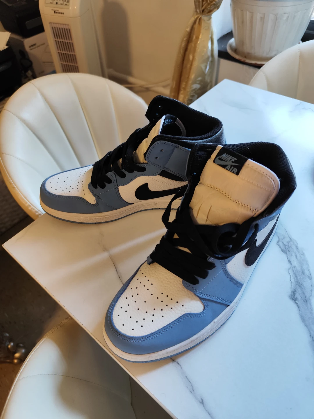Nike Air Jordan 1 Mid UNC Blue Black White Size 9.5