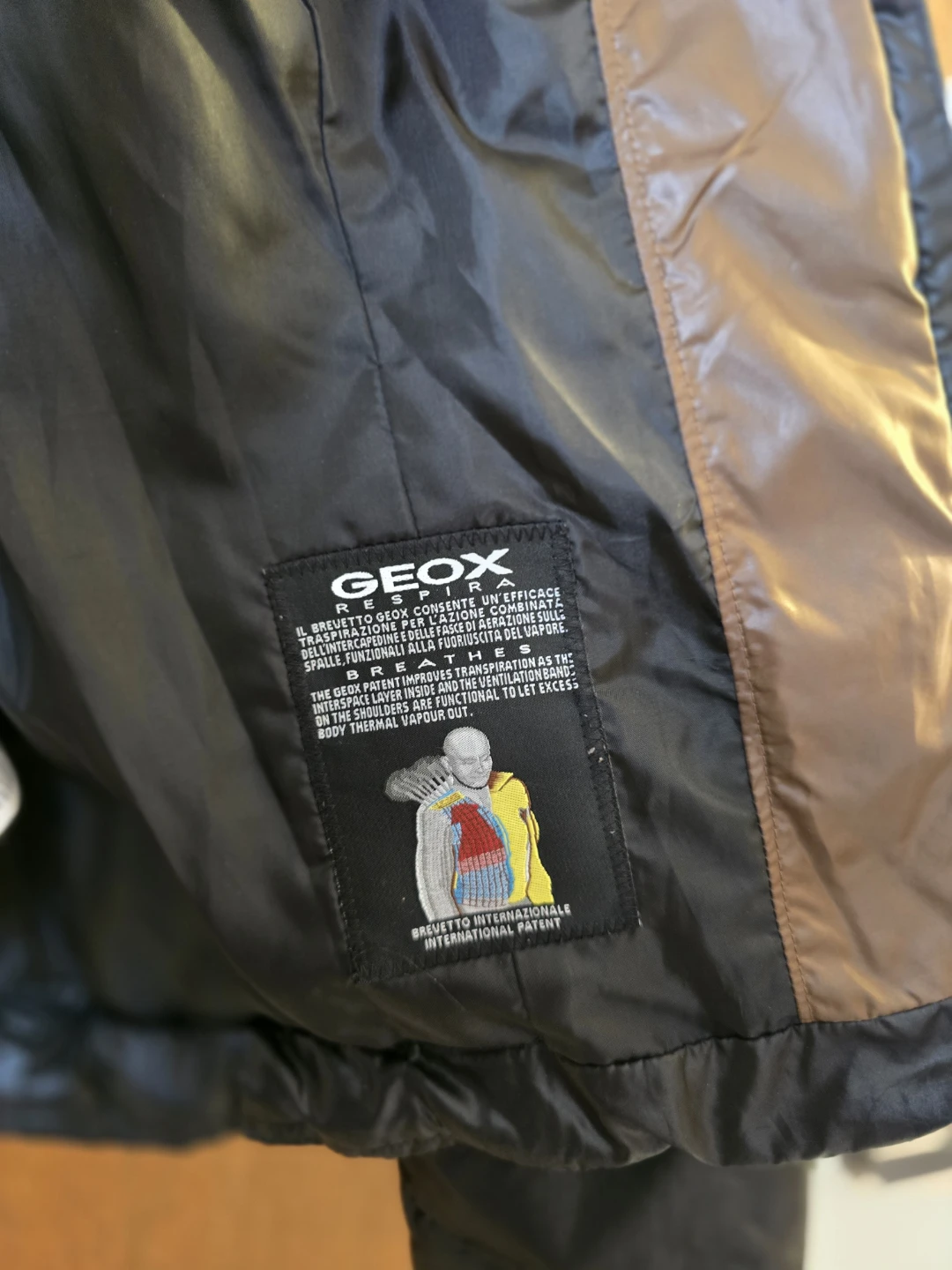 GEOX Respira Women’s Quilted Jacket – Black - photo 3