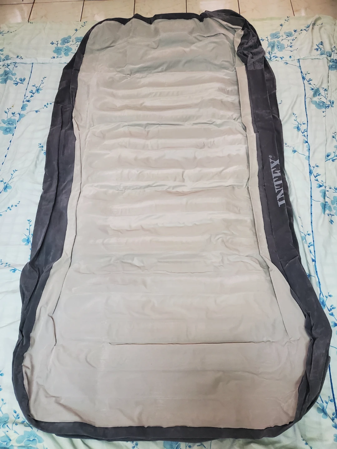 Intex Fast-Fill Twin Airbed with Built-in Electric Pump - photo 4