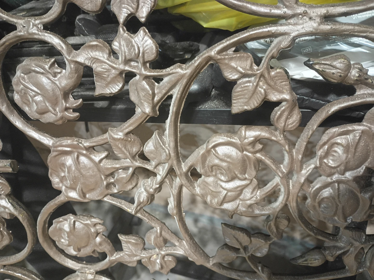 Vintage Metal Rose Design Decorative Screen - photo 4